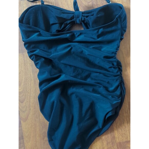 SheIn Women's Black Ruched Cut Out One Piece Swimsuit Twist Front Tummy Control - Picture 8 of 8